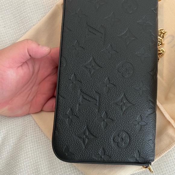 Louis Vuitton woc - Picture 2 of 5